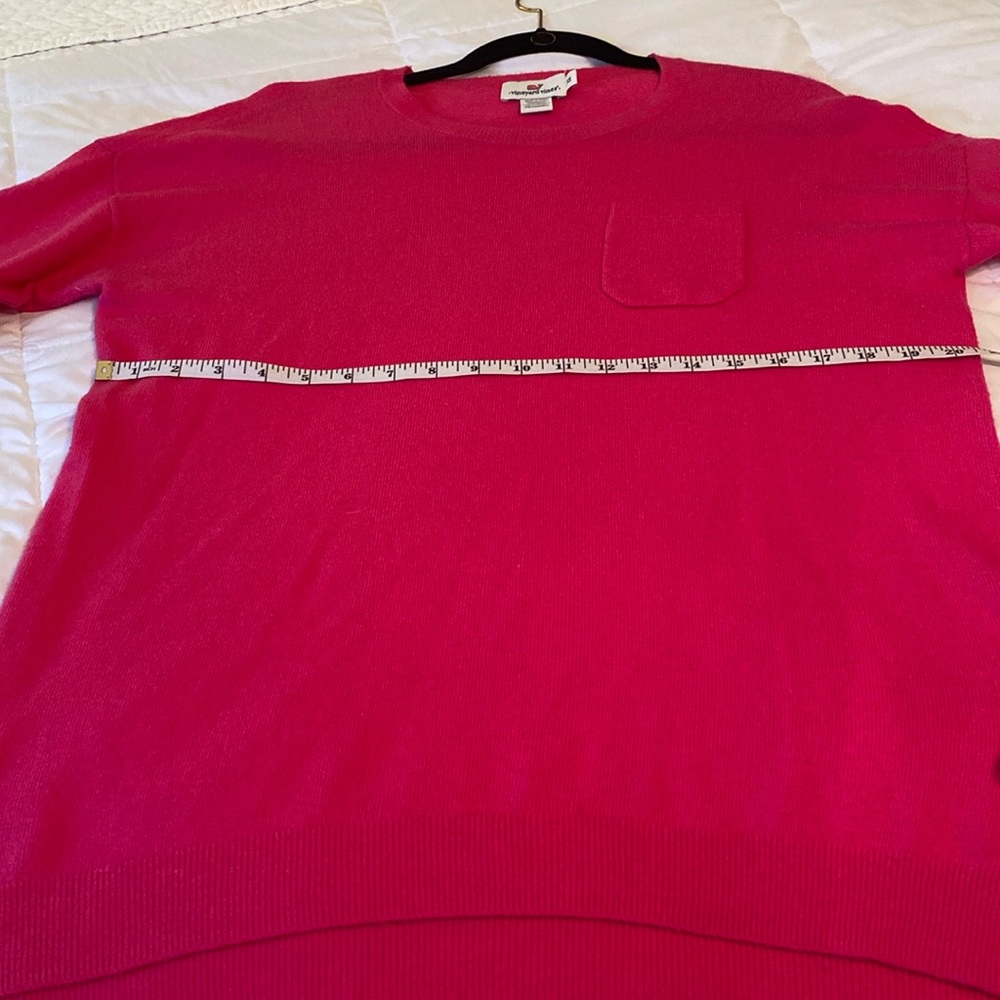 Lovely Vineyard Vines fuschia tunic sweater